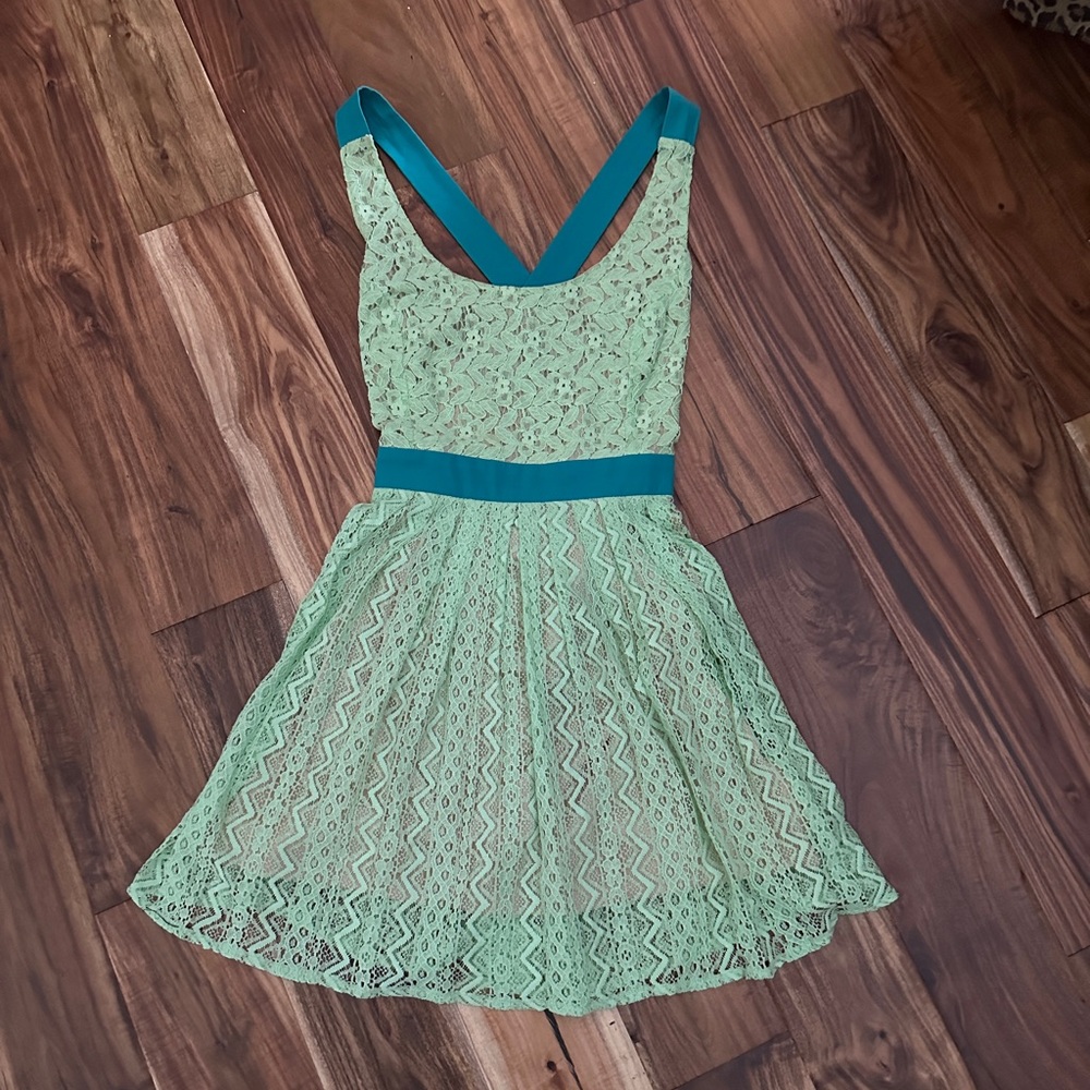 NWT Flying Tomato Lace Dress Light Green M